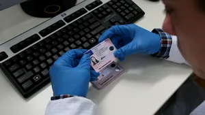 MAI informează că direcţiile de paşapoarte şi de permise sunt deschise sâmbătă şi duminică