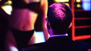 Un avocat a fost arestat după ce a refuzat să plătească un dans în poală