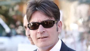 Charlie Sheen a renunţat la custodia copiilor pe care îi are cu Denise Richards