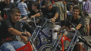 Aproximativ 150 de biciclişti, în marş prin Bucureşti