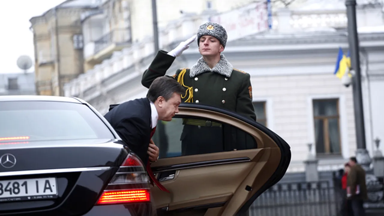 Viktor Ianukovici a depus jurământul de învestire în funcţia de preşedinte al Ucrainei - FOTO