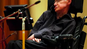 Stephen Hawking renunţă la catedra de matematică de la Cambridge