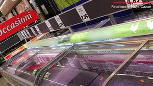 Românii golesc rafturile magazinelor de teama coronavirusului. Leacurile băbeşti sunt şi ele la mare căutare