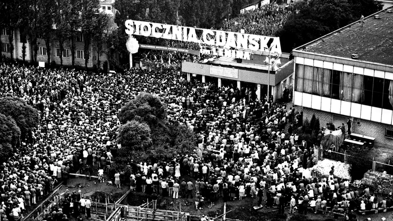 22 septembrie 1981: Are loc primul congres al mişcării ,,Solidaritatea