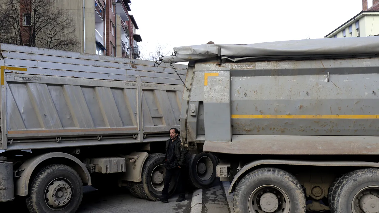 UE şi SUA se tem de escaladarea crizei din Kosovo şi cer reducerea urgentă a tensiunilor