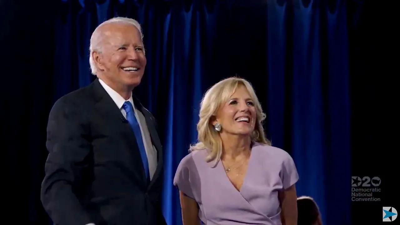 Joe Biden a acceptat nominalizarea la alegerile prezidenţiale şi promite să încheie 