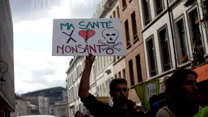 Manifestaţii împotriva Monsanto şi a organismelor modificate genetic în mai multe oraşe europene