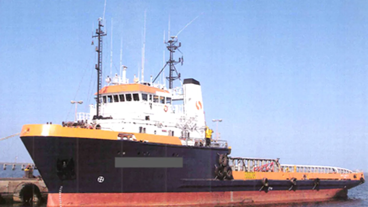 Cei cinci marinari români răpiţi de piraţii somalezi au fost transferaţi la ţărm