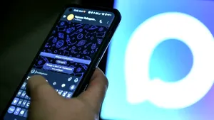 Aplicația de mesagerie MAX, promovată agresiv în Rusia. WhatsApp și Telegram, tot mai blocate