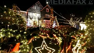 Record Guinness: O familie din Australia şi-a decorat casa cu peste 500.000 de beculeţe de Crăciun