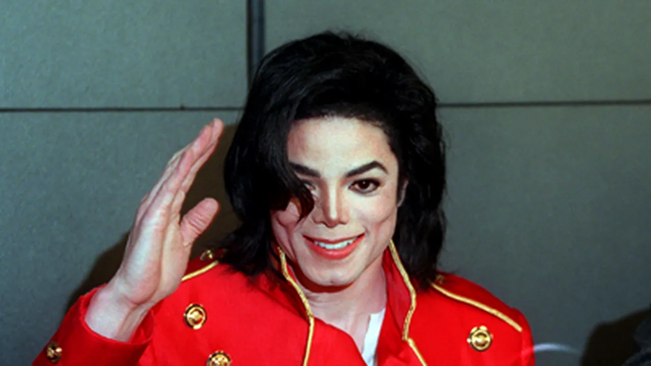 Michael Jackson a murit din cauza unei supradoze de medicamente - VIDEO