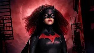 Duminică va avea loc premiera celui de-al doilea sezon Batwoman, cu Javicia Leslie în rolul principal