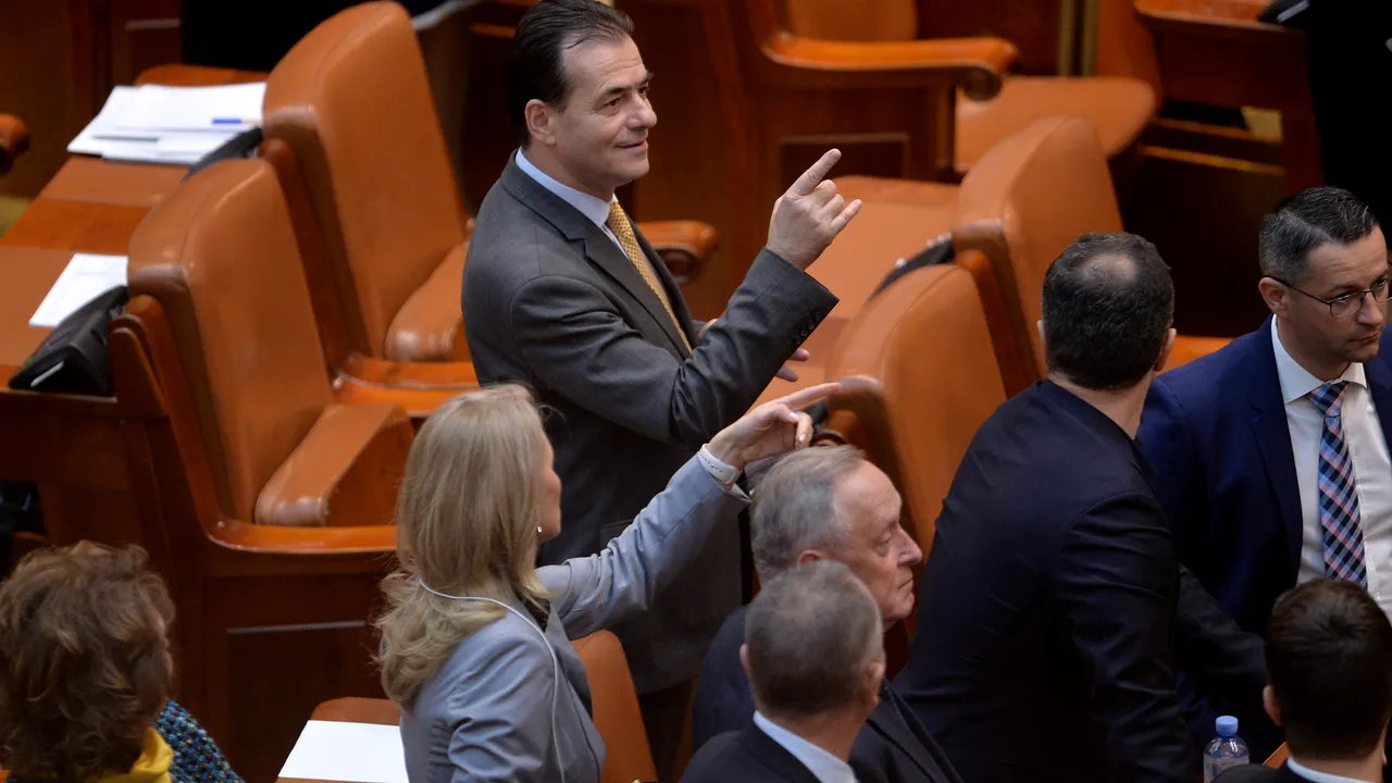 În plină controversă privind veniturile pe care le-a avut, Ludovic Orban şi-a modificat declaraţia de avere