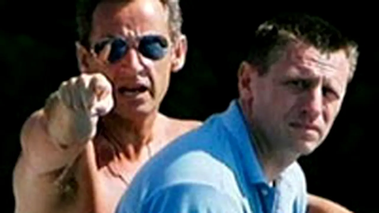 Paris-Match i-a retuşat trupul lui Sarkozy într-o fotografie