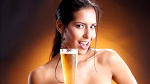 Mit spulberat: Berea nu îngraşă. Specialiştii recomandă două - trei pahare de bere pe zi, inclusiv în diete