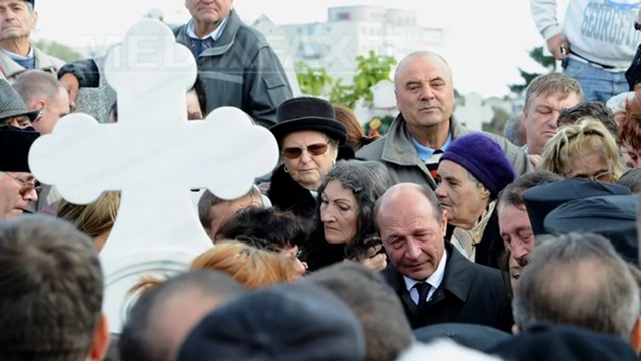 Mama preşedintelui Traian Băsescu a fost înmormântată - FOTO, VIDEO