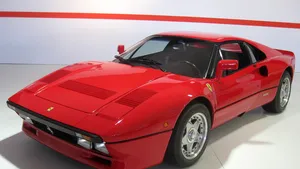 Jaf spectaculos prin SIMPLITATE: Un bărbat a reuşit să fure un Ferrari de colecţie de la un dealer, invocând un motiv banal