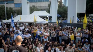 Protest Tel Aviv: mii de oameni au cerut să fie anchetată tragedia din 7 octombrie