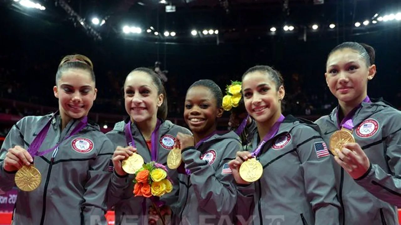 Americancele au părăsit sala de gimnastică pentru o noapte în New York. Cum arată în rochii de seară campioanele olimpice - FOTO
