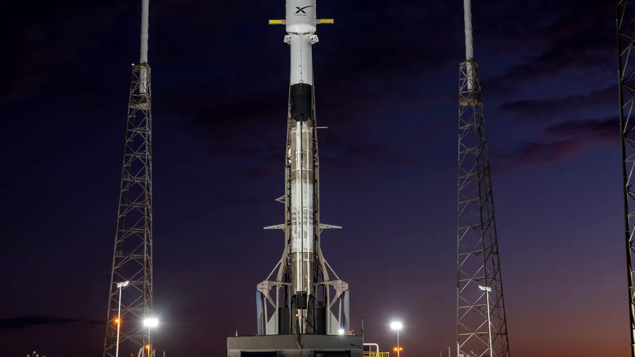 SpaceX a lansat a doua tranşă de minisateliţi Starlink, meniţi să furnizeze internet la nivel global - VIDEO