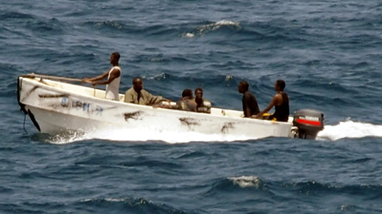 Negocieri pentru eliberarea navei britanice având la bord şi marinari români