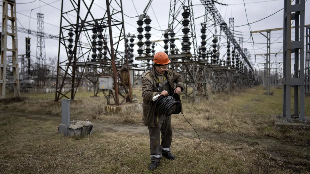 Războiul din Ucraina, ziua 765. Forţele ruse atacă infrastructura din zonele critice / Kiev: 99 de bombe ruseşti trimise spre centralele termice / Lavrov respinge planul de pace al Ucrainei / Tusk: Europa se află în ,,epoca de dinaintea războiului
