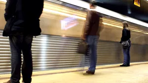 Angajaţii de la metrou vor avea salarii mai mari, dar nu cu 40%, cât au cerut iniţial. Conflictul de muncă se încheie
