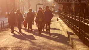 VREMEA pentru joi şi vineri: Ce temperaturi vor fi în ţară şi în Bucureşti