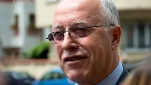 Bărboianu, Grecu şi Dănciulescu i-au turnat apă cu gheaţă pe cap preşedintelui Anghelache - FOTO