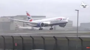 Aterizare cu emoţii. Pilotul unei aeronave „se răzgândeşte” în ultima clipă | VIDEO