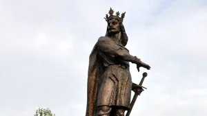 A fost dezvelită prima statuie din Bucureşti a domnitorului Ştefan cel Mare. Unde este amplasată