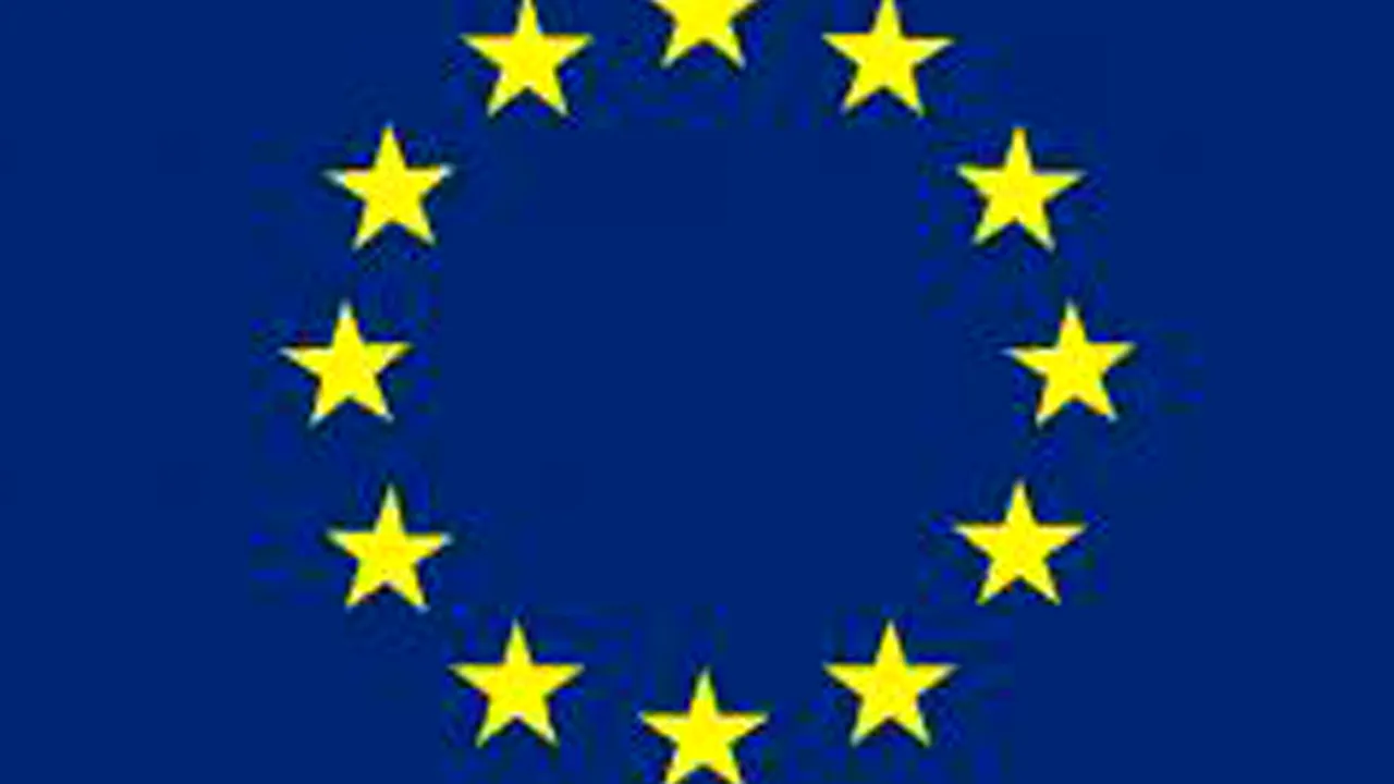Un comisar UE a propus coborârea în bernă a steagurilor ţărilor datornice. Cum au reacţionat mai mulţi eurodeputaţi