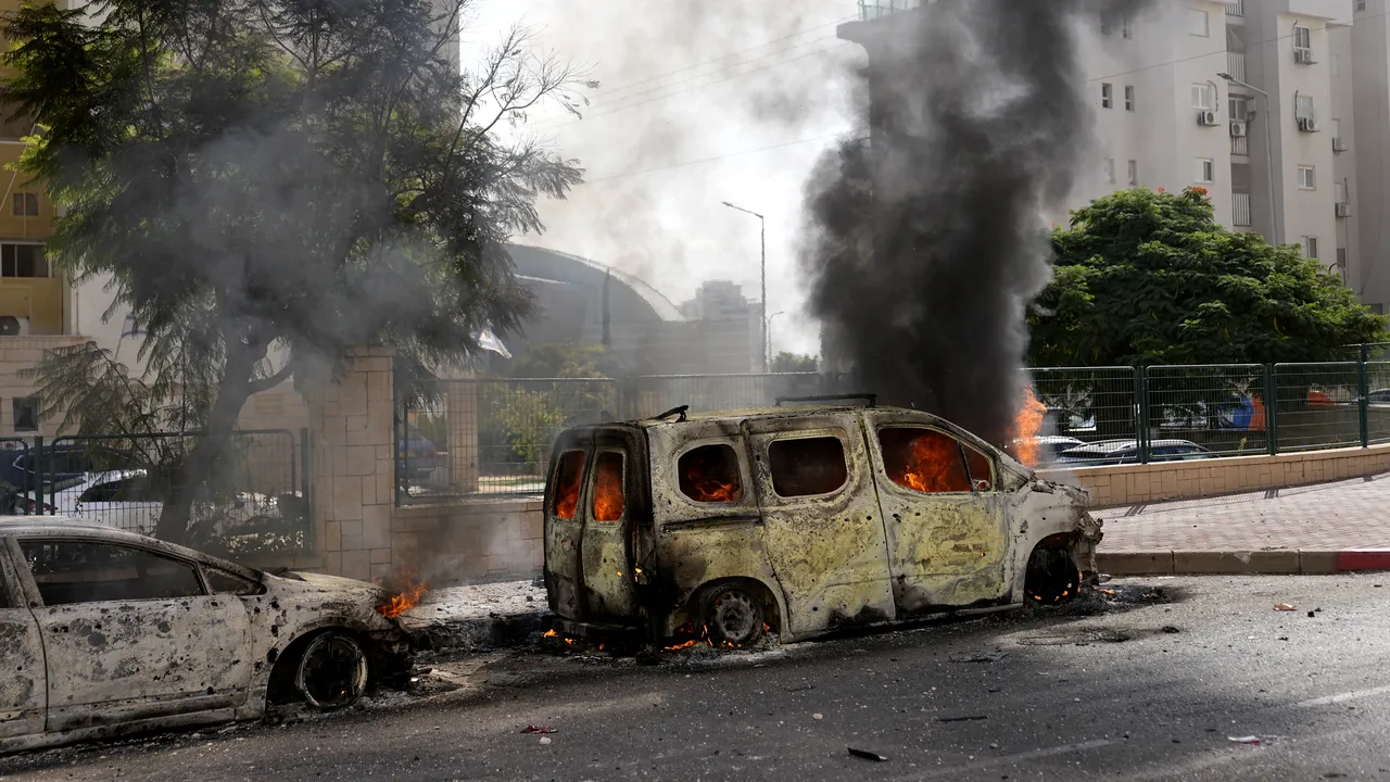 Războiul Israel-Hamas, ziua 1: Hamas lansează Operaţiunea Al-Aqsa şi bombardează Israelul cu mii de rachete / Israelul începe Operaţiunea ,,Săbiile de Fier