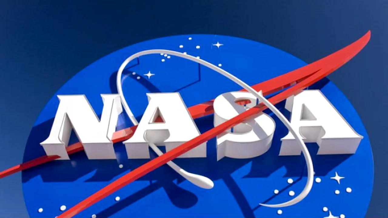 Călătorie virtuală pe Lună. NASA colectează nume de persoane pentru a le pune pe un stick USB şi trimite în spaţiu