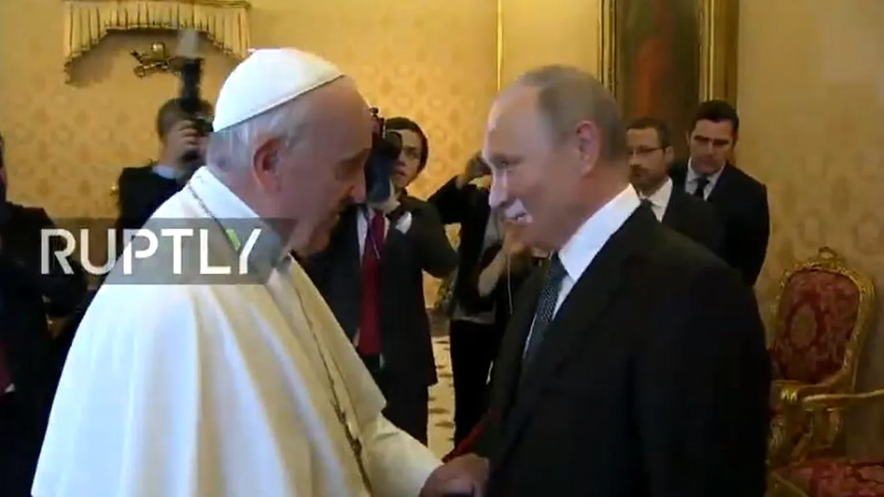 Vladimir Putin, vizită oficială de o zi la Roma şi Vatican: Imagini de la întâlnirea cu Papa Francisc