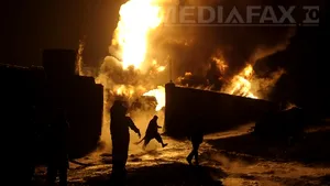 Cel puţin 15 camioane NATO, distruse în sud-vestul Pakistanului, într-un atac cu rachetă