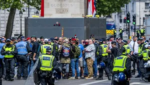 Violenţe în centrul Londrei în cursul unui protest faţă de restricţii şi vaccinare 