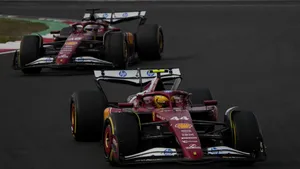 Ferrari își asumă vina pentru descalificarea lui Hamilton și Leclerc