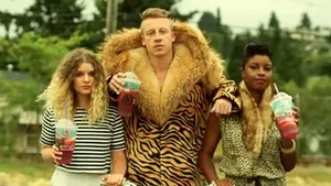 Macklemore şi-a anulat concertul din Dubai din cauza războiului din Sudan