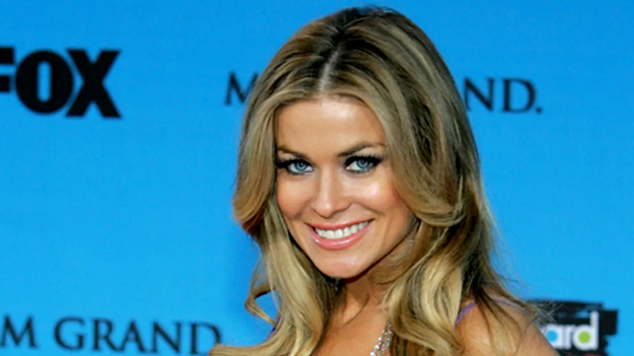 Carmen Electra s-a despărţit de logodnicul ei