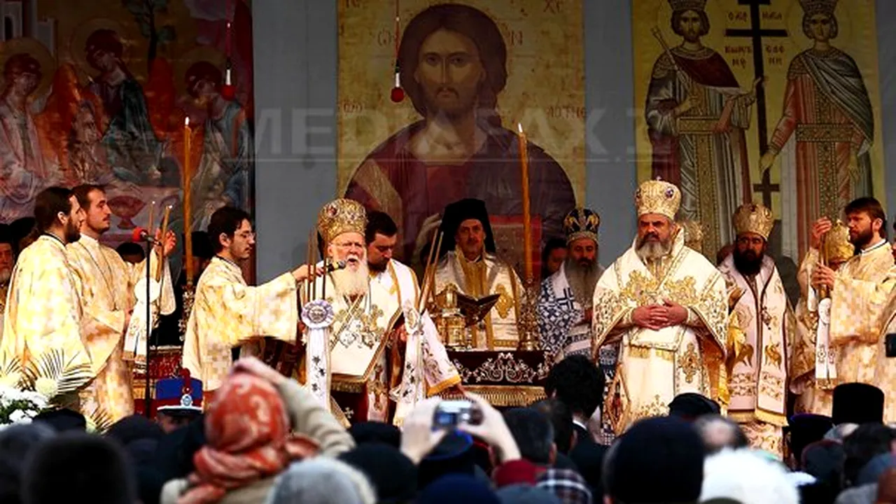 Sfântul Dimitrie cel Nou: Vezi aici imagini de la pelerinajul prin faţa celor trei racle