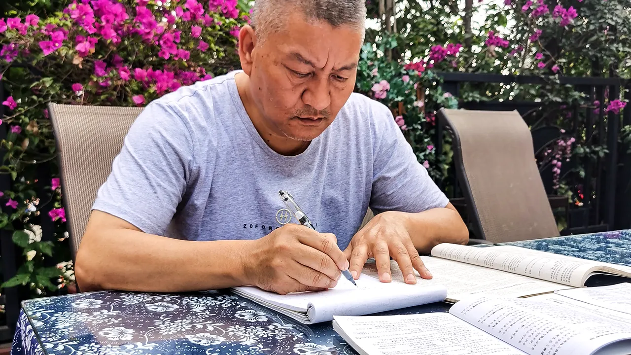 Un milionar chinez a picat pentru a 27-a oară 