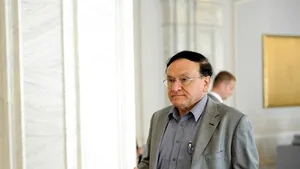 Aristotel Căncescu, acuzat de fapte de corupţie, a fost reţinut. Administratorul public al judeţului Braşov, reţinut în acelaşi dosar. Vicepreşedintele CJ Braşov, lăsat în libertate