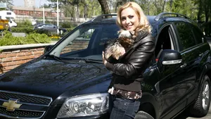 Iulia Vântur îşi prezintă maşina la 