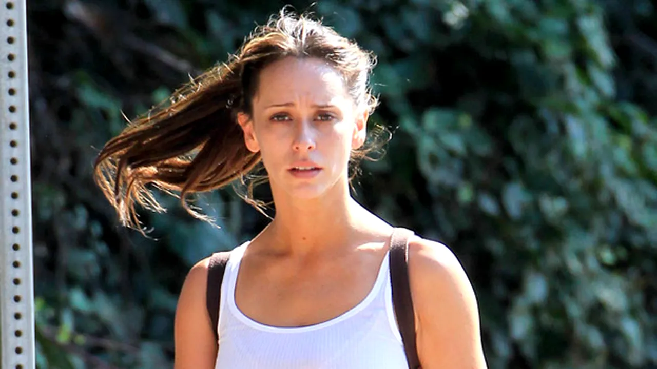 Jennifer Love Hewitt, surprinsă fără machiaj - FOTO