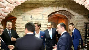 Imagini cu Victor Ponta într-o cramă din Tbilisi alături de omologul său din Georgia - FOTO şi VIDEO