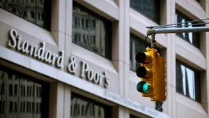 Agenţia de rating Standard & Poor's modifică ratingul României la „stabil”. Ce schimbare aduce noua ajustare