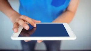 Studiu: Navigarea continuă pe TikTok şi YouTube Shorts poate creşte plictiseala