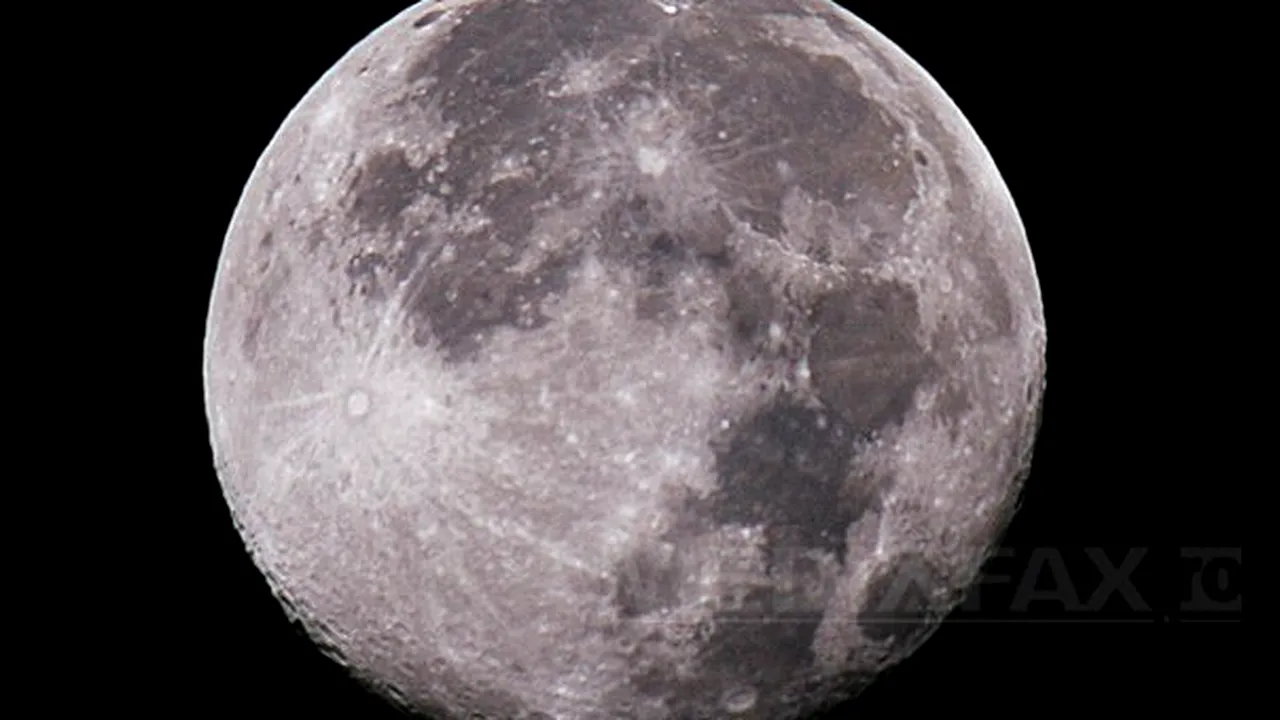 IMAGINEA IREALĂ cu Luna aşa cum nu ai văzut-o până acum - FOTO