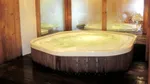 Doi soți au murit într-o vilă de lux închiriată pentru vacanță. Copiii i-au găsit în jacuzzi